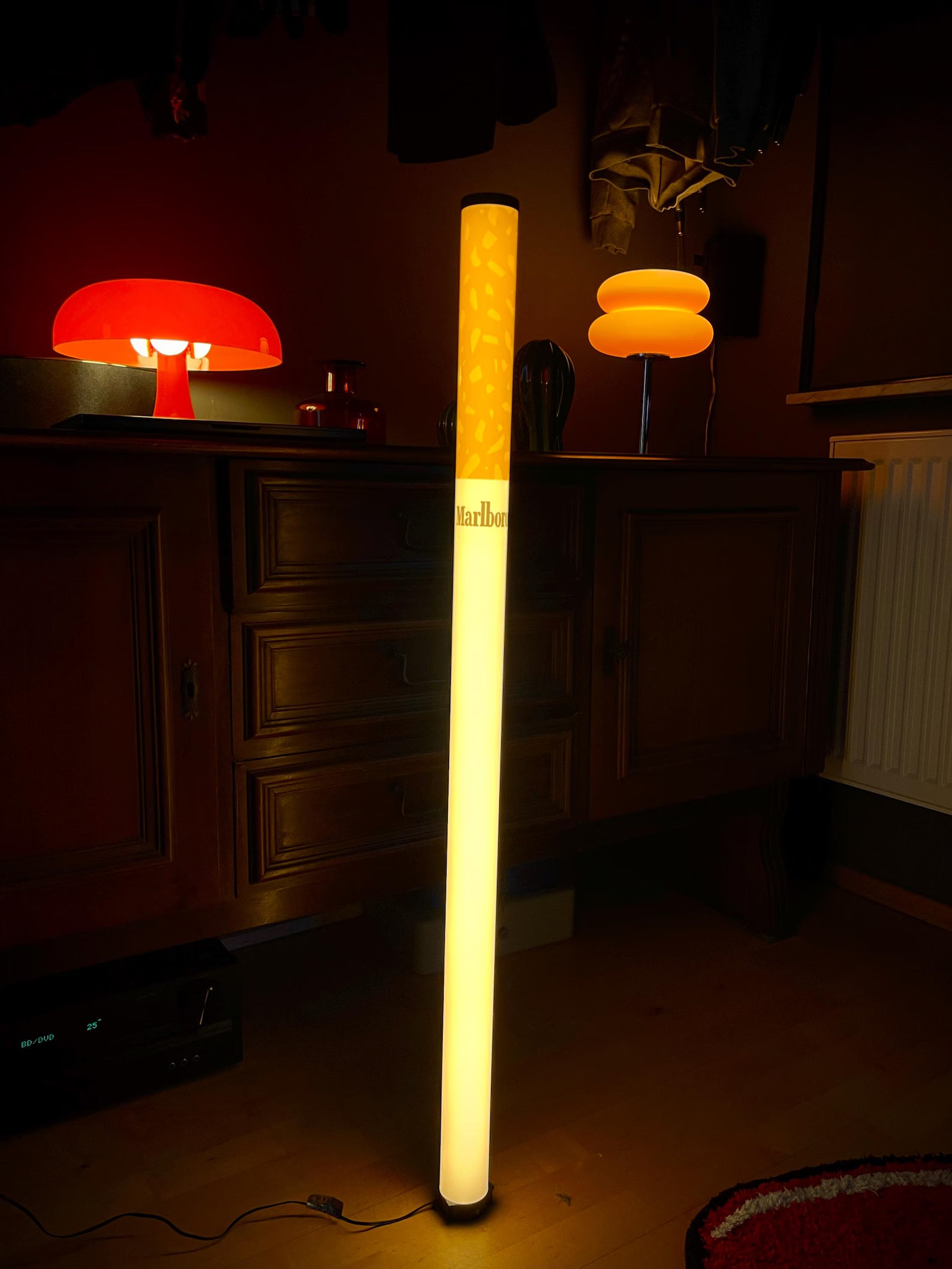 Marlboro Cigarette Pack Lamp – Retro LED Desk Lamp | Aesthetic Room Decor Light